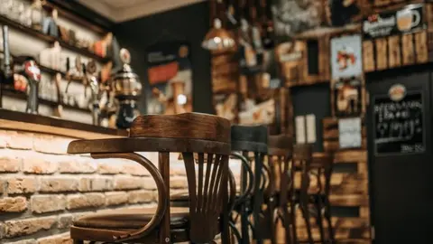 Interior de un bar de Sevilla