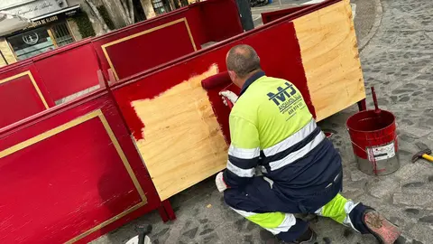 Montaje de palcos de Semana Santa en Jerez 2024
