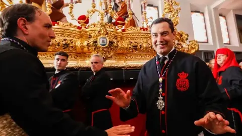 Juanma Moreno se declara un cristiano convencido