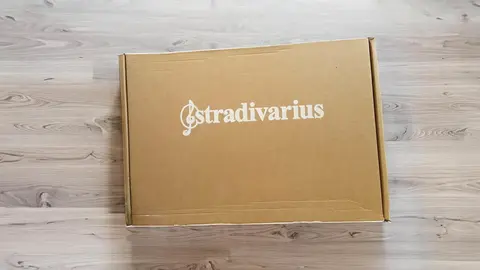 Caja de calzado de Stradivarius