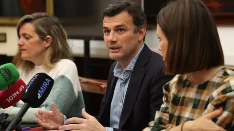 Bruno Garc&iacute;a, durante la atenci&oacute;n a los medios | Cristo Garc&iacute;a para ElMIRA