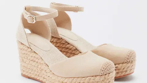 Alpargatas de cu&ntilde;a con cierre de hebilla en liso Parfois en El Corte Ingl&eacute;s