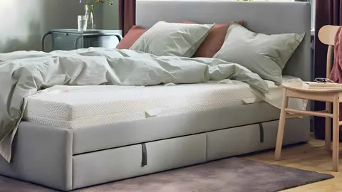 Colch&oacute;n de espuma firme &Aring;BYGDA de Ikea