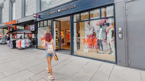 Famosa tienda de Tommy Hilfiger