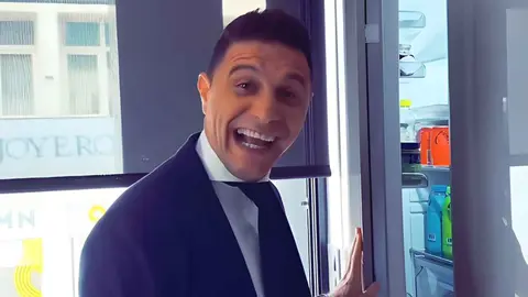 Joaqu&iacute;n S&aacute;nchez disfruta de la Semana Santa en su &aacute;tico del centro de Sevilla