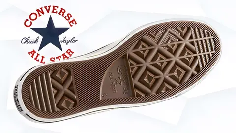 Botines Chuck Taylor All Star con plataforma y dise&ntilde;o floral de Converse