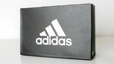 Caja de calzado ADIDAS