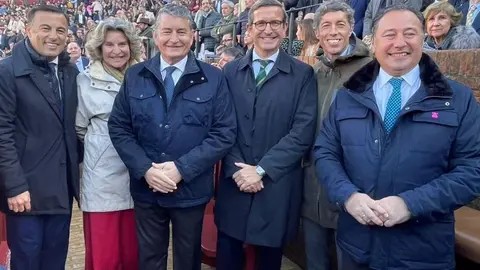El consejero de la Presidencia, en la Maestranza de Sevilla (1)