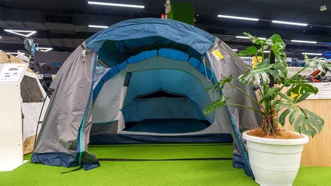 Tienda de campa&ntilde;a familiar de Decathlon