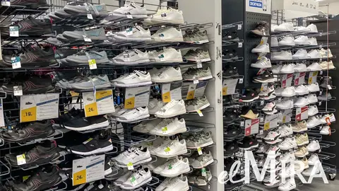 Secci&oacute;n de calzado de Decathlon