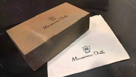Caja de botas de Massimo Dutti