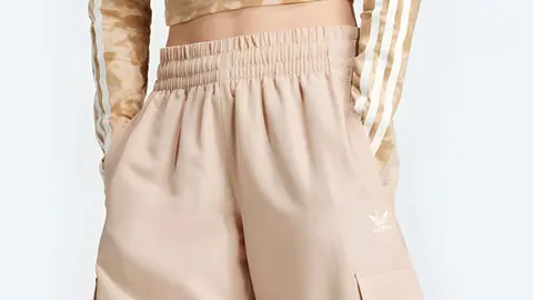 El nuevo pantal&oacute;n cargo Adidas Originals Adicolor