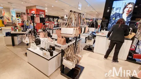 Secci&oacute;n de bolsos de El Corte Ingl&eacute;s