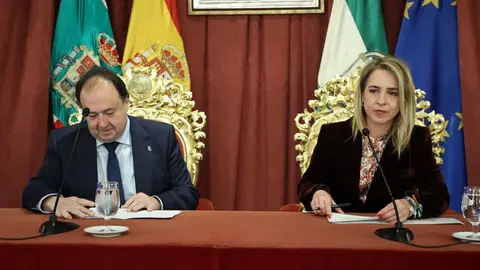 Casimiro Mantell y Almudena Mart&iacute;nez presentan los resultados del proyecto GEM | Cristo Garc&iacute;a