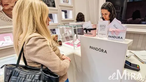 De compras en Pandora de Madrid 