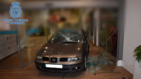 Alunizaje en el Alcampo de Jerez