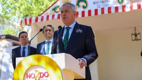 Jos&eacute; Luis Sanz en la presentaci&oacute;n del plan de refuerzo de las instalaciones el&eacute;ctricas en la Feria de Abril | Foto: X (Twitter)