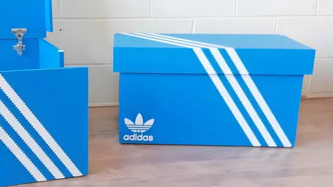 Caja de zapatillas Adidas | El MIRA