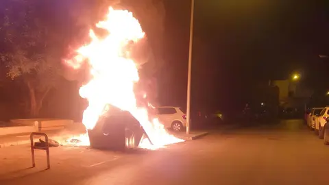 Un contenedor ardiendo en Jerez