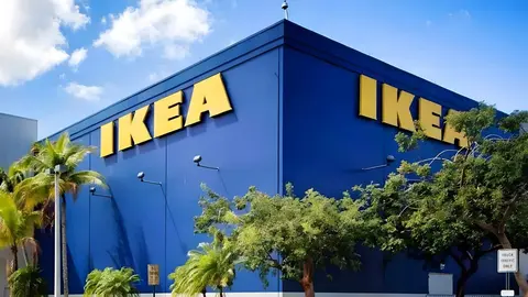 Fachada lateral de tienda IKEA