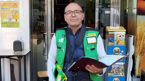 Manuel Cruz, vendedor de la ONCE