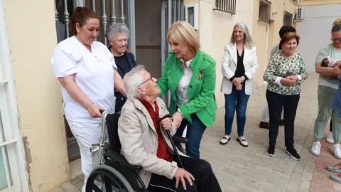 Garc&iacute;a-Pelayo durante la visita a la Plaza Venus de Jerez | Cristo Garc&iacute;a