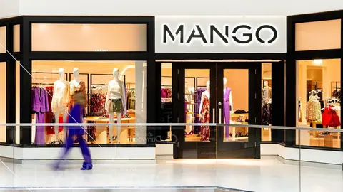 Punto de venta de Mango en un centro comercial