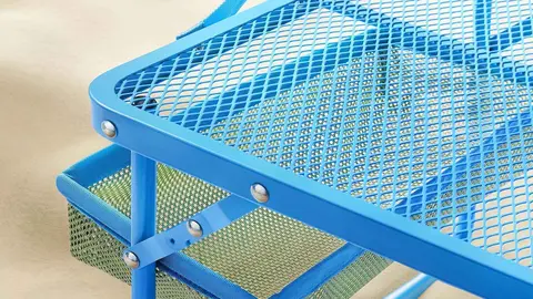 Mesa STRAND&Ouml;N con cestas de almacenaje de Ikea