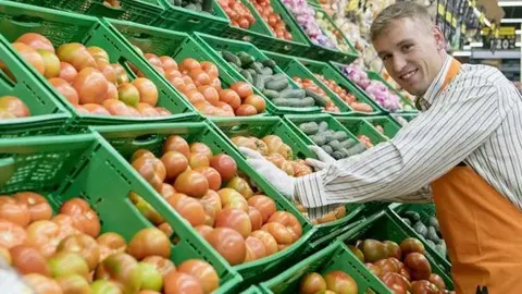 Un empleado de Mercadona