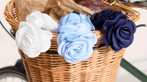 Pinza con forma de flor de Stradivarius