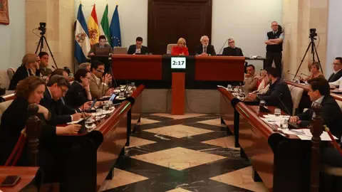 Celebraci&oacute;n del Pleno ordinario del mes de Abril | Cristo Garc&iacute;a