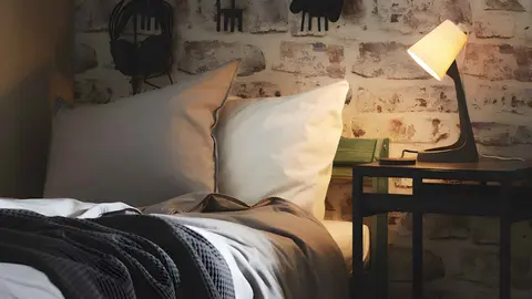 L&aacute;mpara de sobremesa SVALLET de Ikea