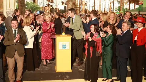 Momento del encendido del alumbrado extraordinario | Cristo Garc&iacute;a