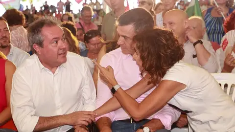 Juan Espadas, junto a Pedro S&aacute;nchez y Mar&iacute;a Jes&uacute;s Montero