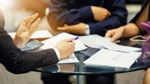 Trabajadores aut&oacute;nomos contar&aacute;n con nuevas ayudas desde el pr&oacute;ximo verano