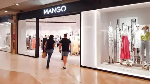 Entrada de una Tienda MANGO