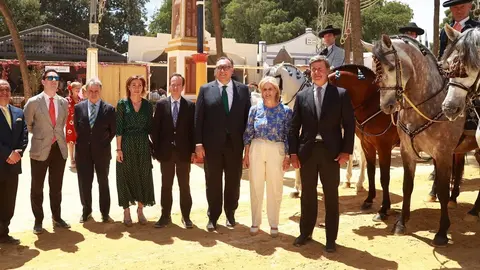 El Real de la Feria ha vestido sus mejores gala para la entrega de los premios | Cristo Garc&iacute;a