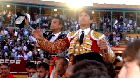 Castella y Manzanares a hombros | Marciano Bre&ntilde;a