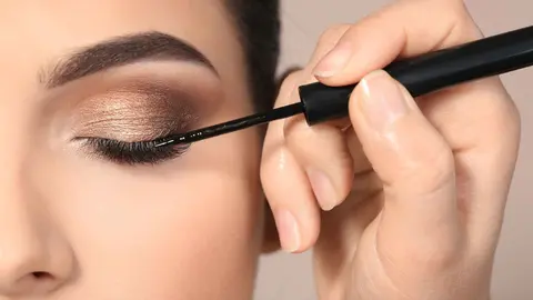 Perfilador de ojos Eyeliner waterproof Deliplus de Mercadona