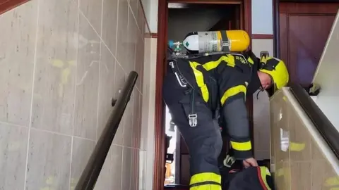 Un bombero del Consorcio Provincial de C&aacute;diz