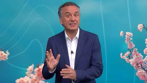 Roberto Brasero, meteor&oacute;logo de Antena 3, da la previsi&oacute;n del tiempo
