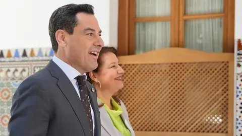 Juanma Moreno, junto a Carmen Crespo