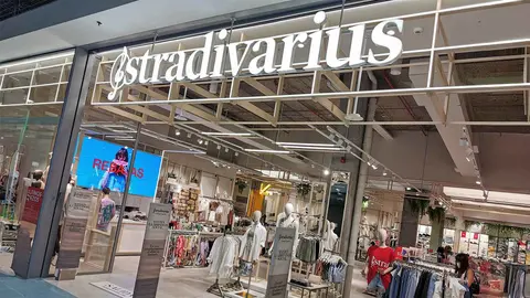 Tienda Stradivarius en el Centro Comercial Ponte Vella