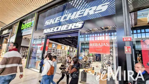 Firma Skechers en Centro Comercial Lagoh de Sevilla