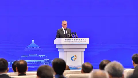 Jos&eacute; Luis Sanz durante su intervenci&oacute;n en el Ayuntamiento de Chongqing