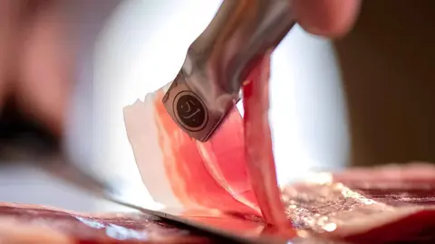 Jam&oacute;n ib&eacute;rico de bellota de la marca Cinco Jotas