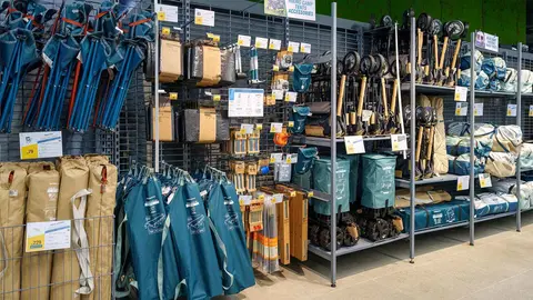 Secci&oacute;n de acampada y camping dela tienda Decathlon