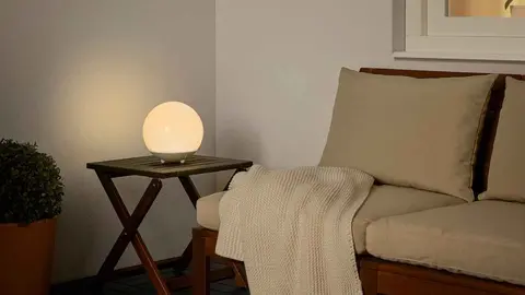 La nueva l&aacute;mpara solar LED de exterior SOLVINDEN de Ikea