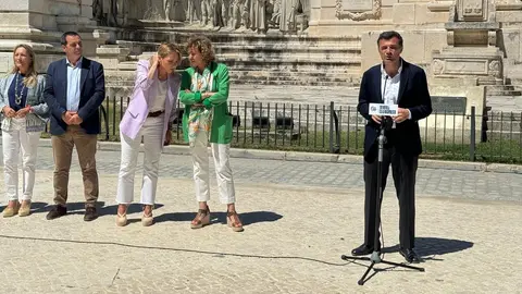 Bruno Garc&iacute;a ha informado sobre el desarrollo de las negociaciones con Zona Franca para el futuro hospital de C&aacute;diz | Rafa Dom&iacute;nguez