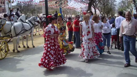 Lugare&ntilde;os y visitantes se dan cita en una Feria accesible